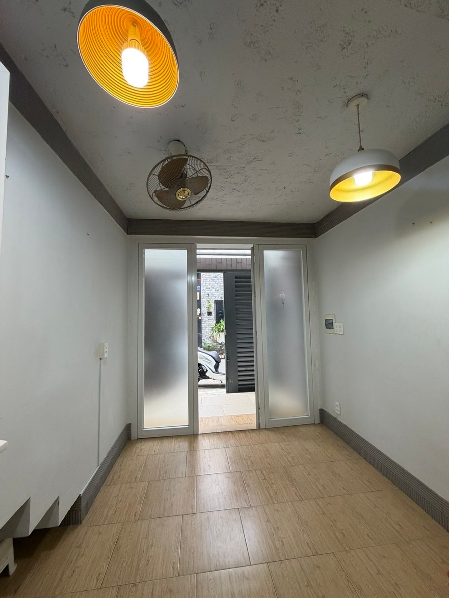 Nhà 3 tầng 76m2 giá 8.7 tỷ gần chợ Tân Hương, Tân Phú