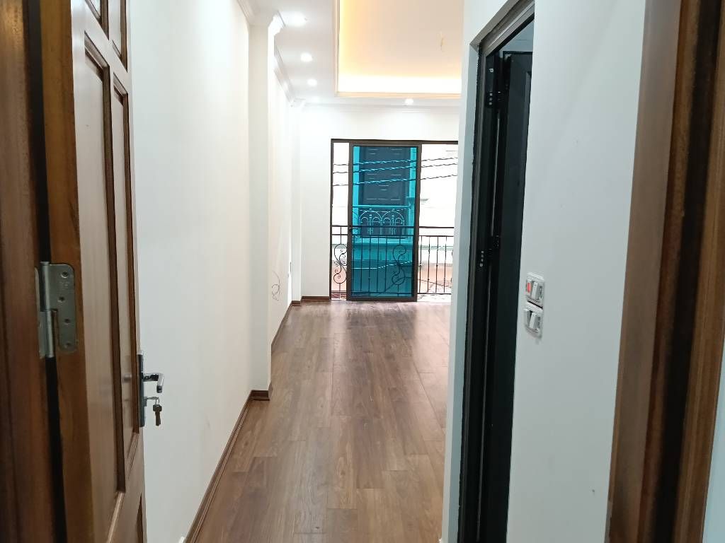 Nhà Mặt Ngõ Trung Tâm Kinh Doanh Có Thang Máy