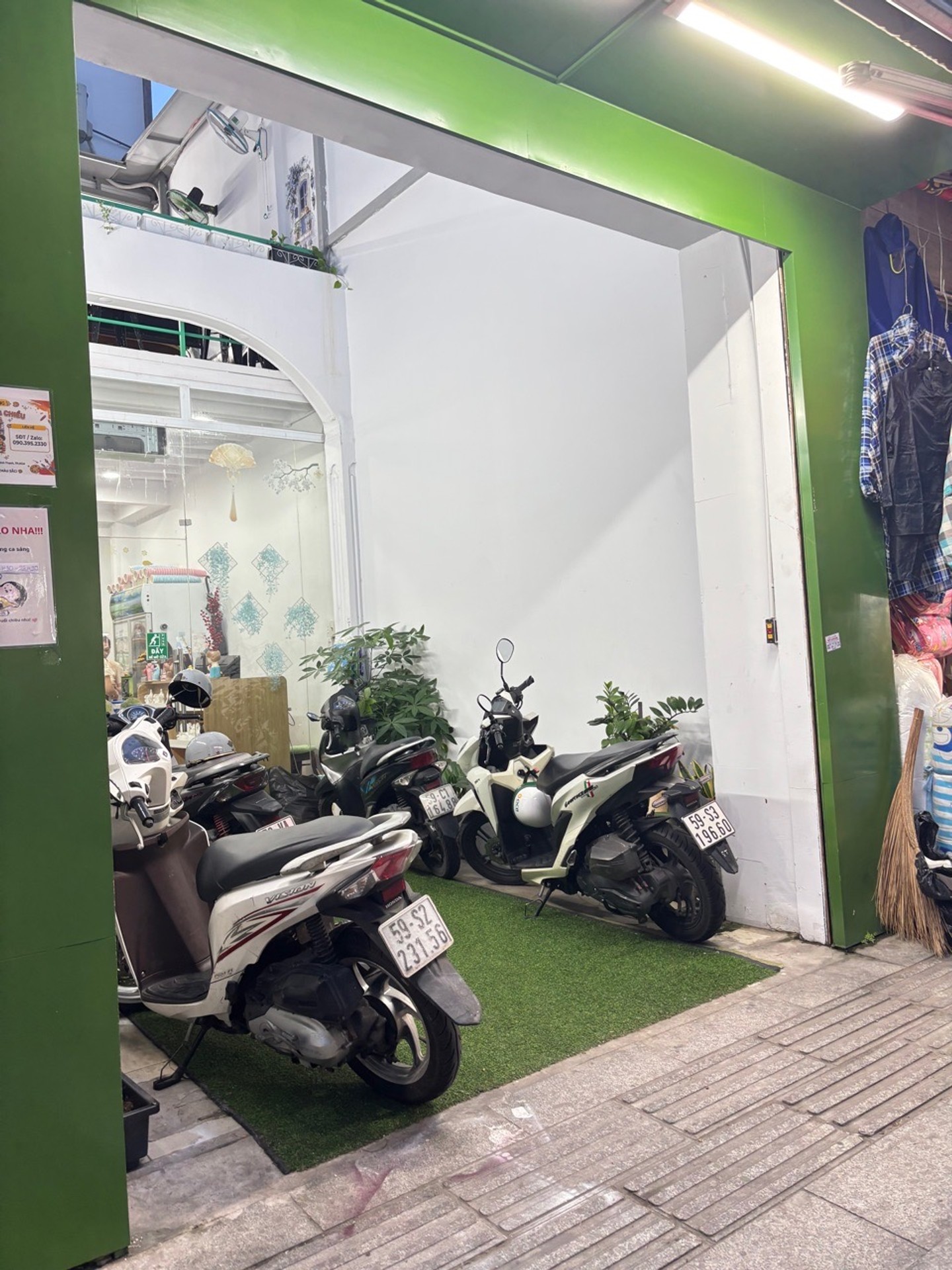 Bán nhà mặt phố Phan Văn Hân, 60m², 3 tầng, mặt tiền 3.8m, giá 19.5 tỷ