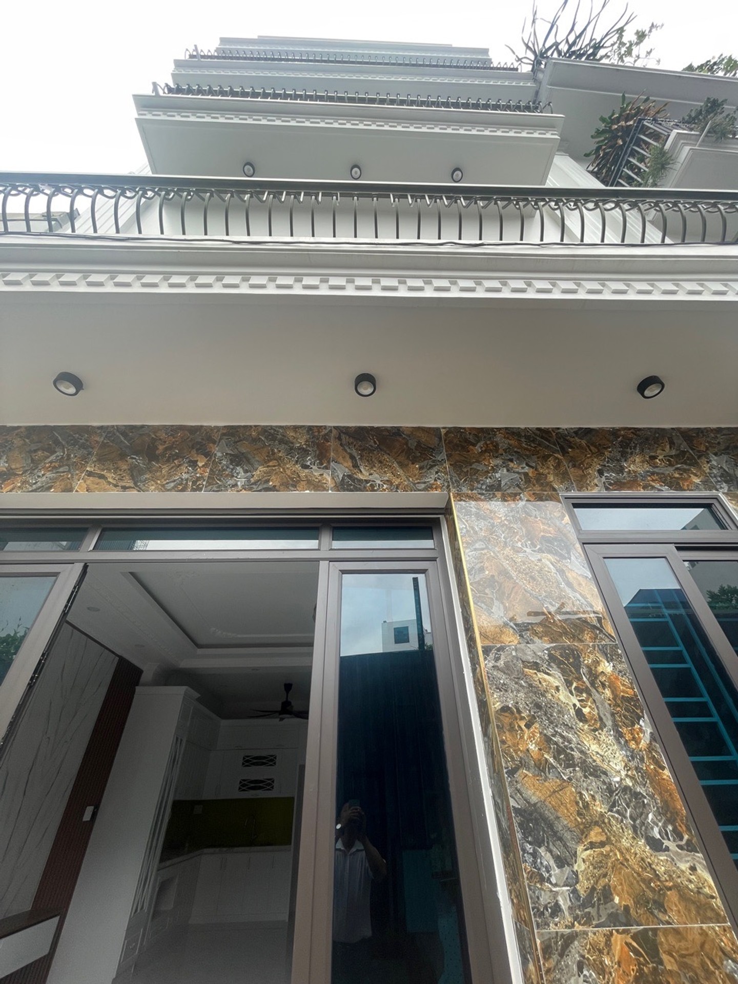 Nhà riêng 4 tầng diện tích 41.5m2 hướng Đông, khu vực Phương Lưu