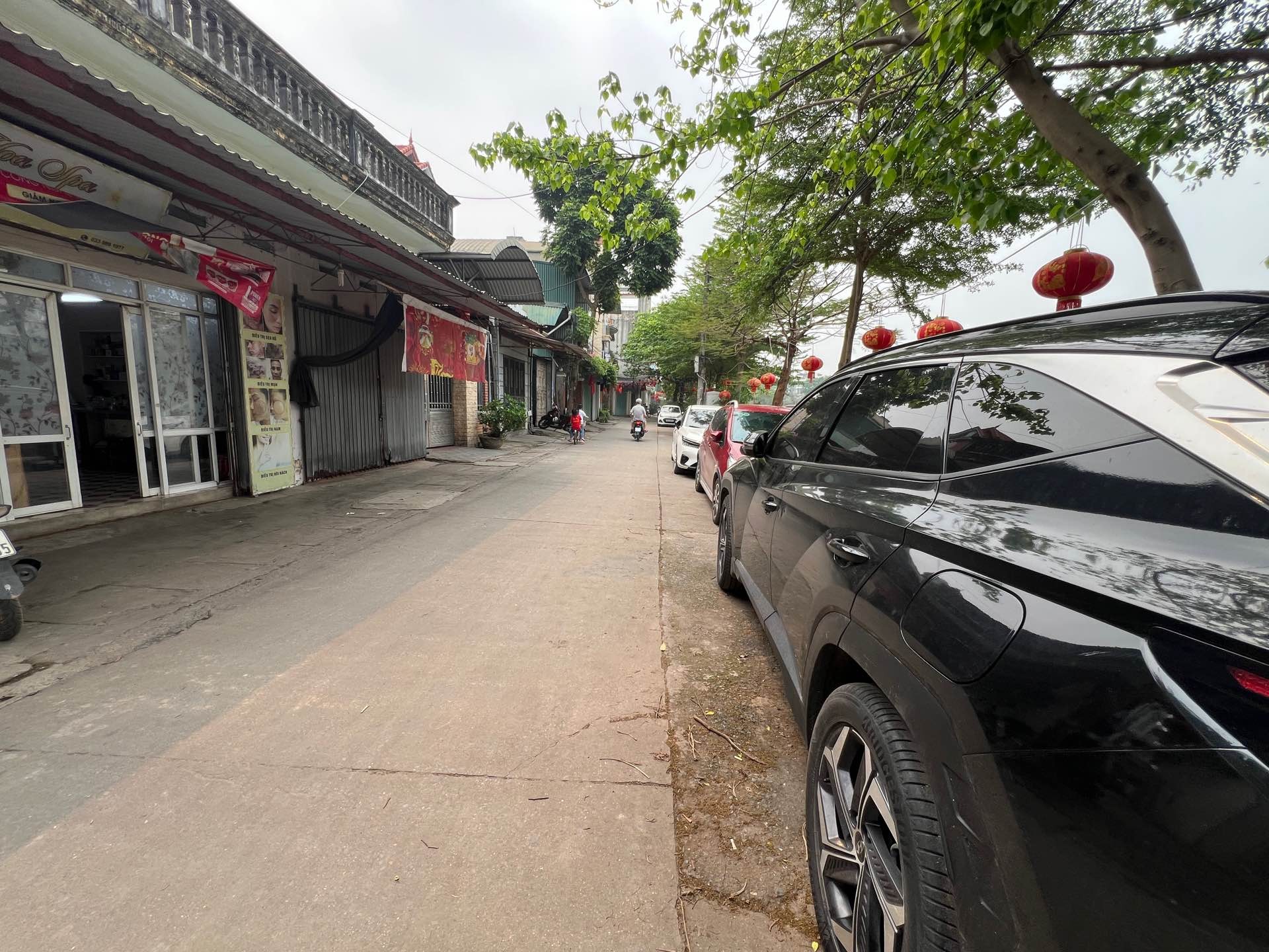 Nhà lô góc view hồ ô tô tránh - Kinh doanh sầm uất ngay trung tâm