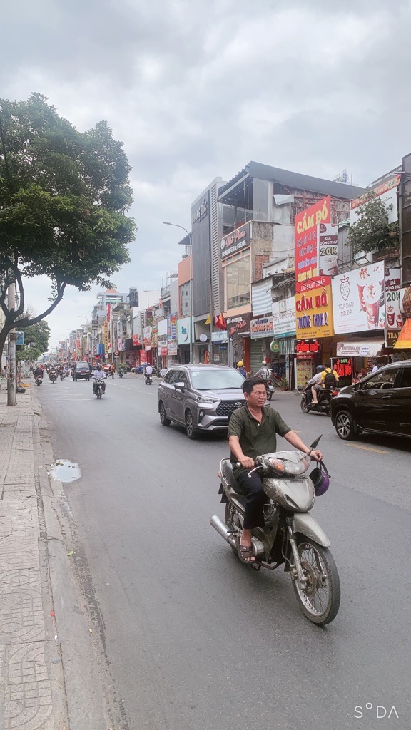 Bán nhà 5 tầng khu trung tâm, diện tích 140m2, giá 19.85 tỷ
