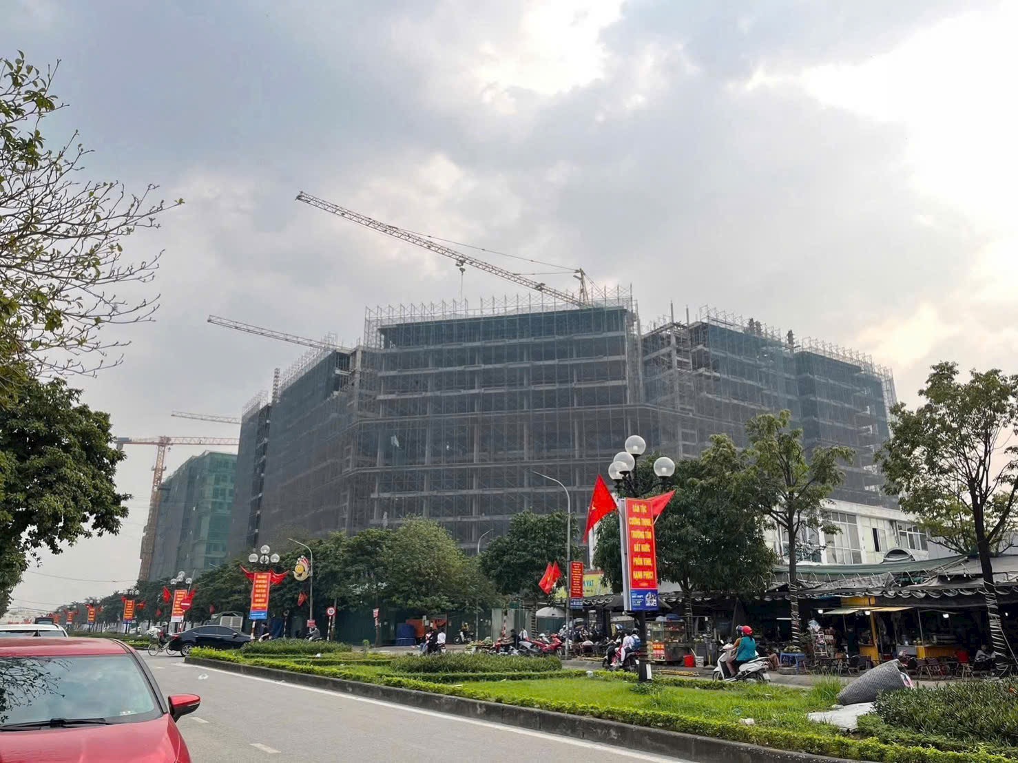 TRỤC CHÍNH ĐA LỘC TÂY BẦU KIM CHUNG KINH DOANH SẦM UẤT - SỔ CHÍNH CHỦ -VỊ TRÍ VIP