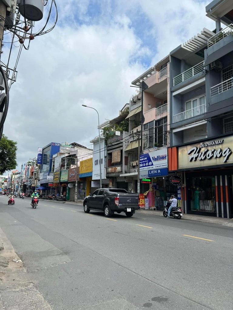 Nhà đẹp Tân Bình, 4 tầng, xe hơi đậu trong nhà