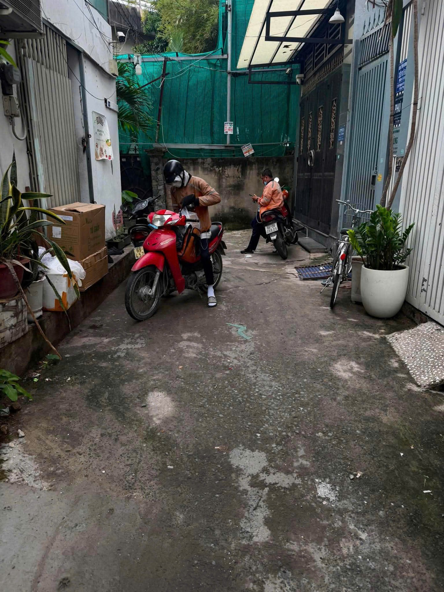 Bán nhà 3 tầng mặt tiền rộng tại quận 7, thuận tiện kinh doanh