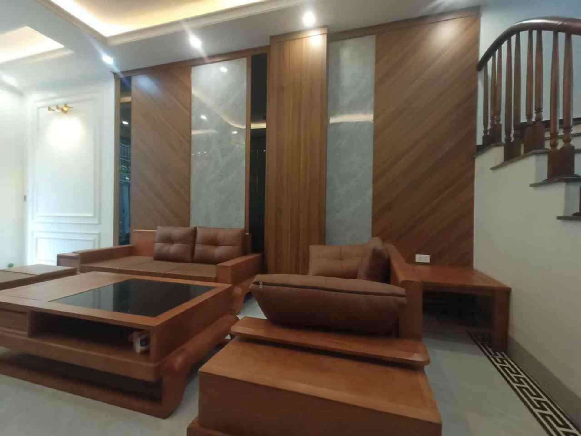 Bán nhà riêng 5 tầng gần phố Hồng Tiến, Long Biên, 50.4m2, 13.88 tỷ