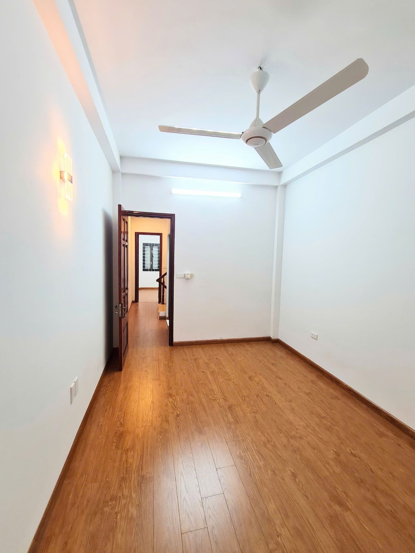 Bán nhà riêng 4 tầng, 35m2, vị trí trung tâm quận Đống Đa giá 10,6 tỷ
