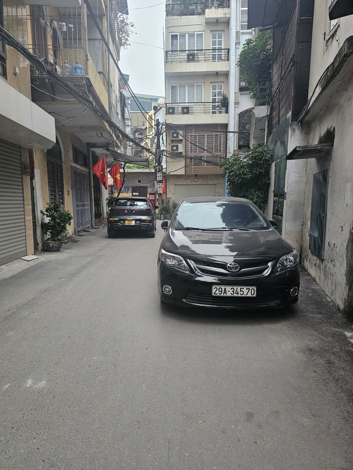 Bán nhà Hoàng Văn Thái ,40m dân xây , oto đỗ cửa .