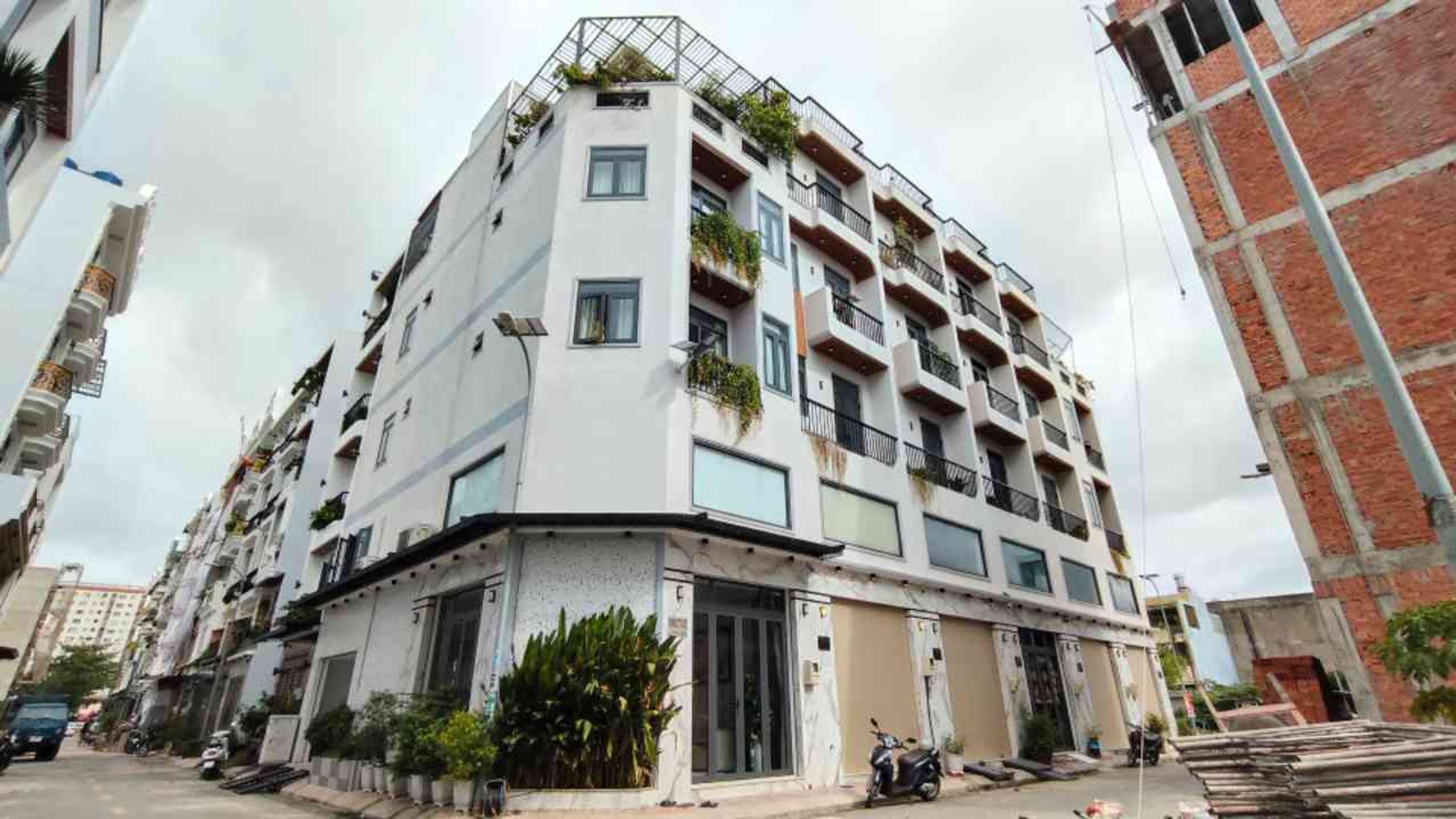 Cơ hội hiếm có sở hữu nhà 4 tầng diện tích 50m2 giá chỉ 6.3 tỷ tại Bình Tân