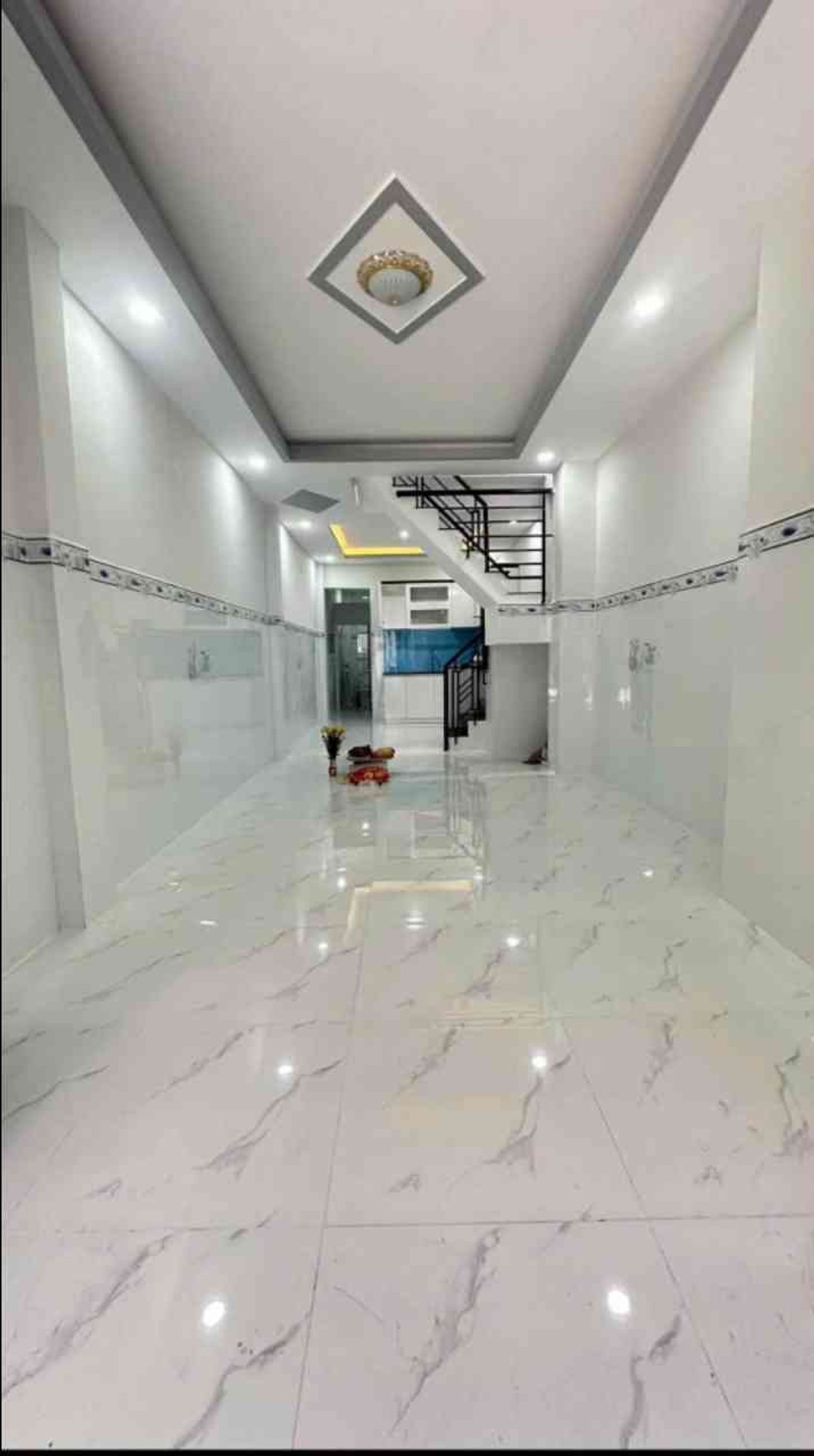 Nhà 2 tầng hxh Trịnh Đình Trọng, 34m2 - nhỉnh 4 tỏi