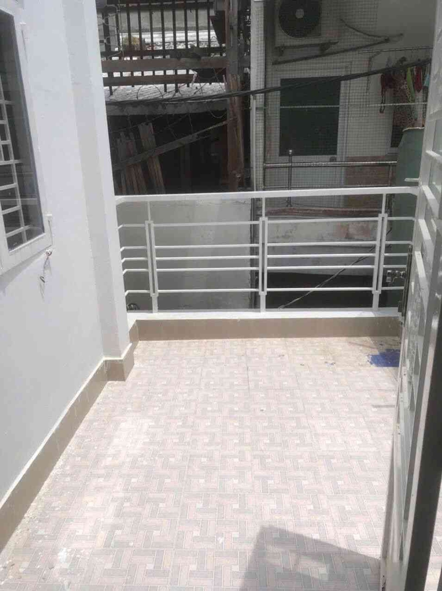 Nhà rộng rãi ngay trung tâm Bến Thành chờ chủ mới