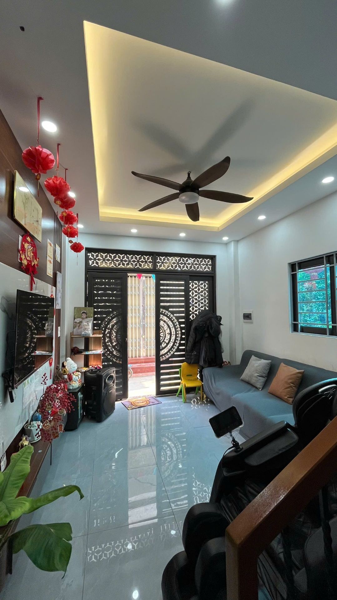 Nhà lô góc phú mỹ, giảm giá sốc, sẵn sàng về ở