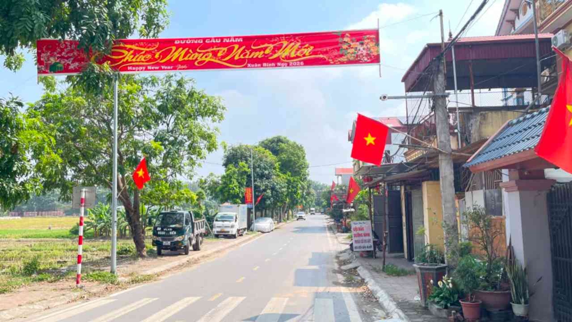 Bán đất 85m2 mặt tiền 5m tại Thôn Đoài, Phú Minh, gần sân bay Nội Bài, pháp lý rõ ràng