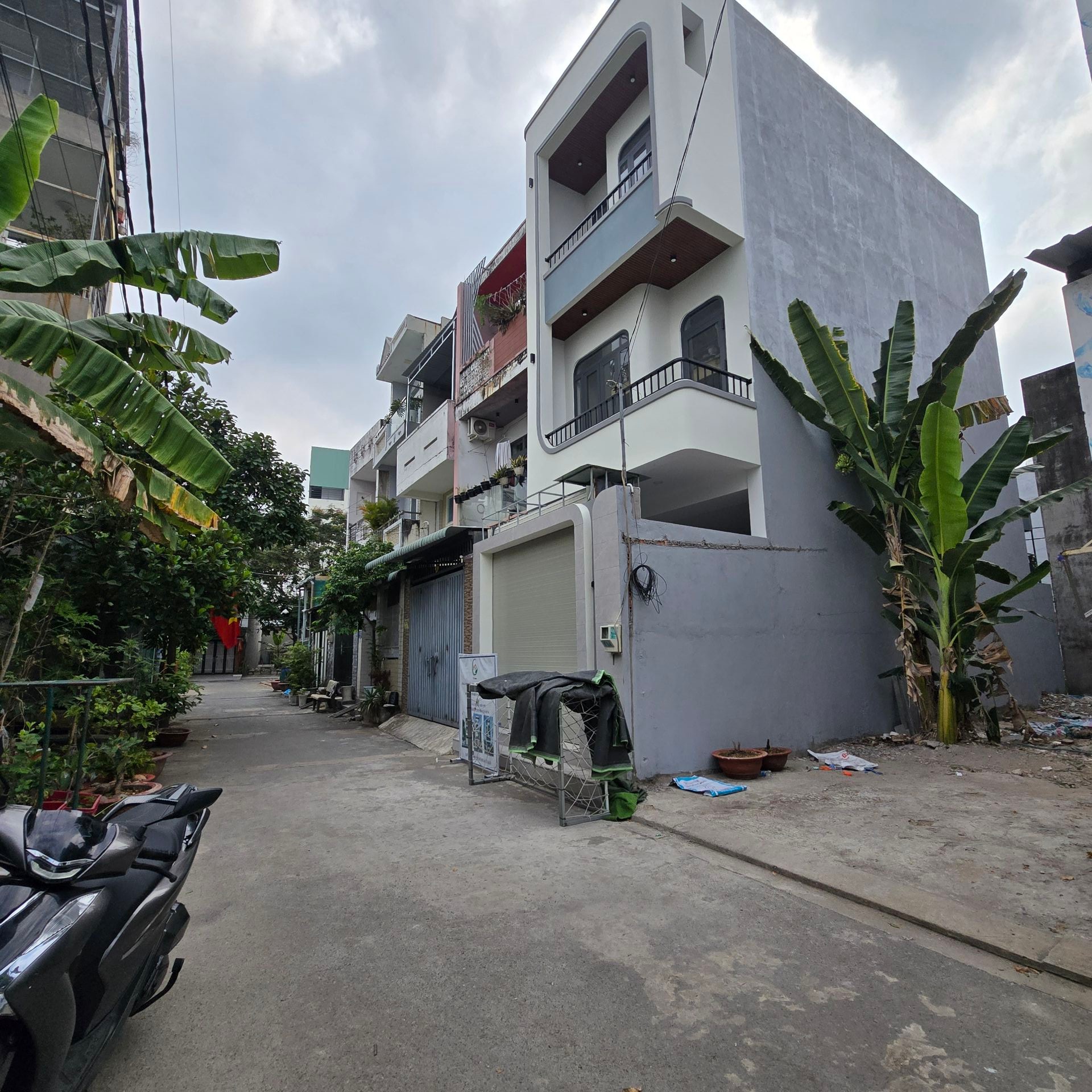 Nhà đẹp 3 tầng ô tô vào, khu Đông Tăng Long