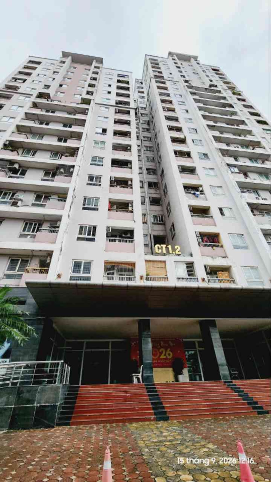 Bán căn hộ 2 PN, khu nhà ở Quân chủng PK-KQ, vị trí trung tâm, an ninh tốt, 61.5m2, 5.8 tỷ.