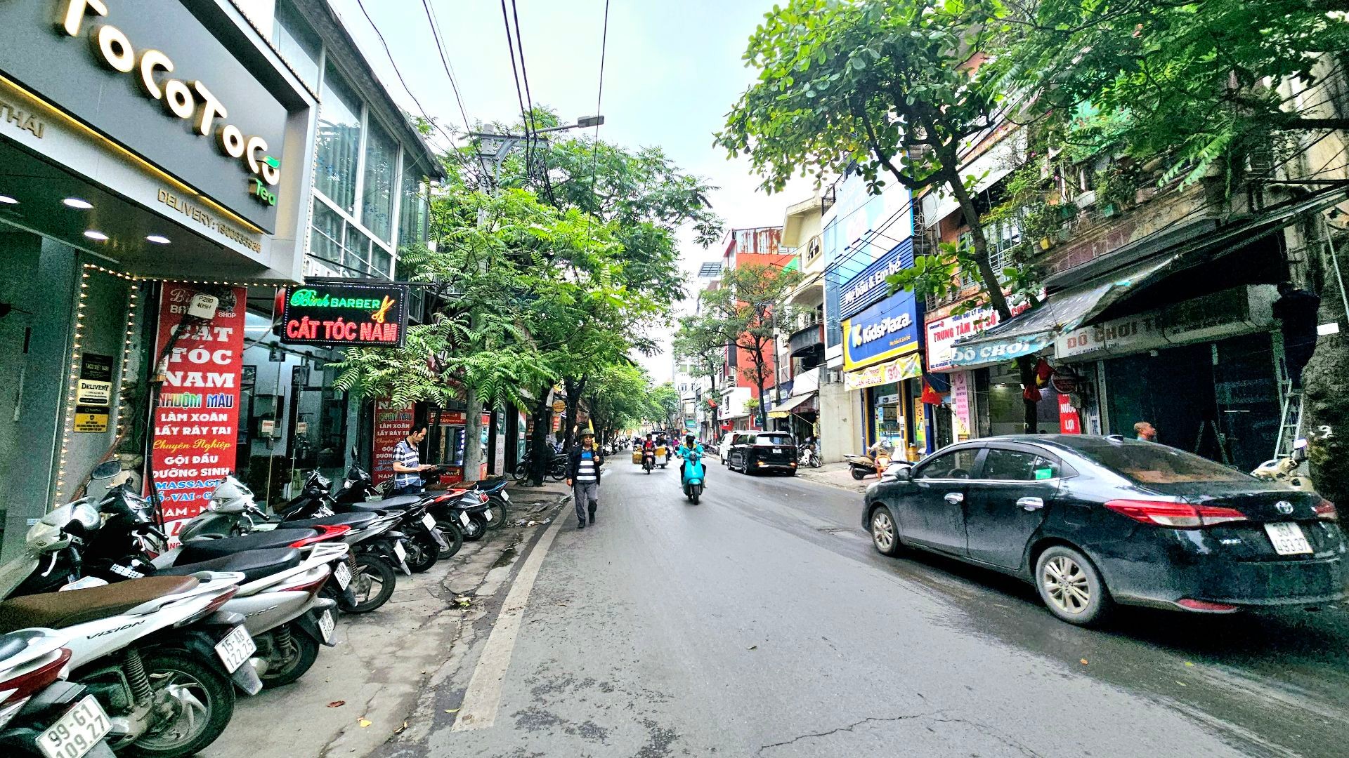 Bán nhà mặt phố kinh doanh, Hoàng Văn Thái với vị trí đắc địa, vỉa hè rộng, 30m2, 4.6 tỷ