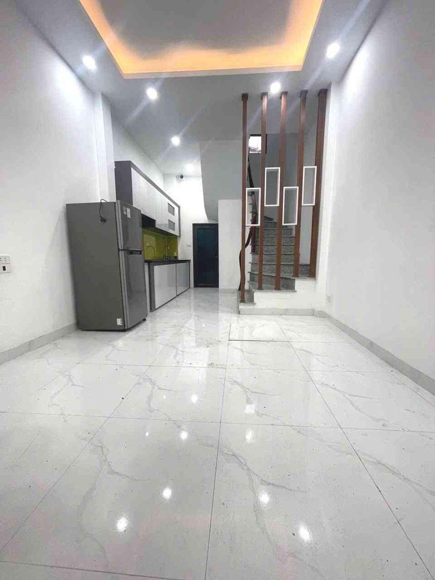 Bán nhà Tân Lập ba bước chân ra trục Tây Thăng Long, v-i-n Đan phượng 31m, 5 tầng chỉ hơn 3 tỷ