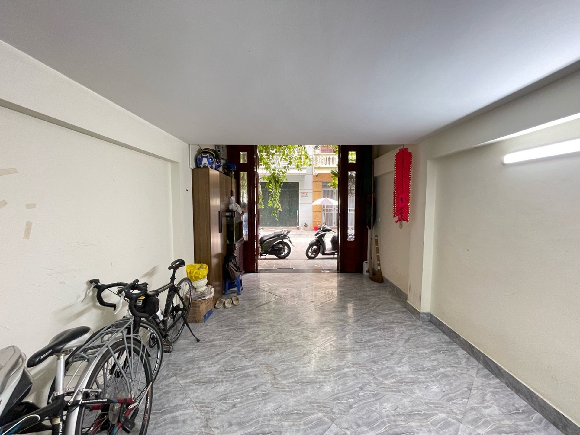 Bán gấp nhà 5 tầng tại khu TĐC Thanh Am, tiện ích đầy đủ, vỉa hè ô tô tránh