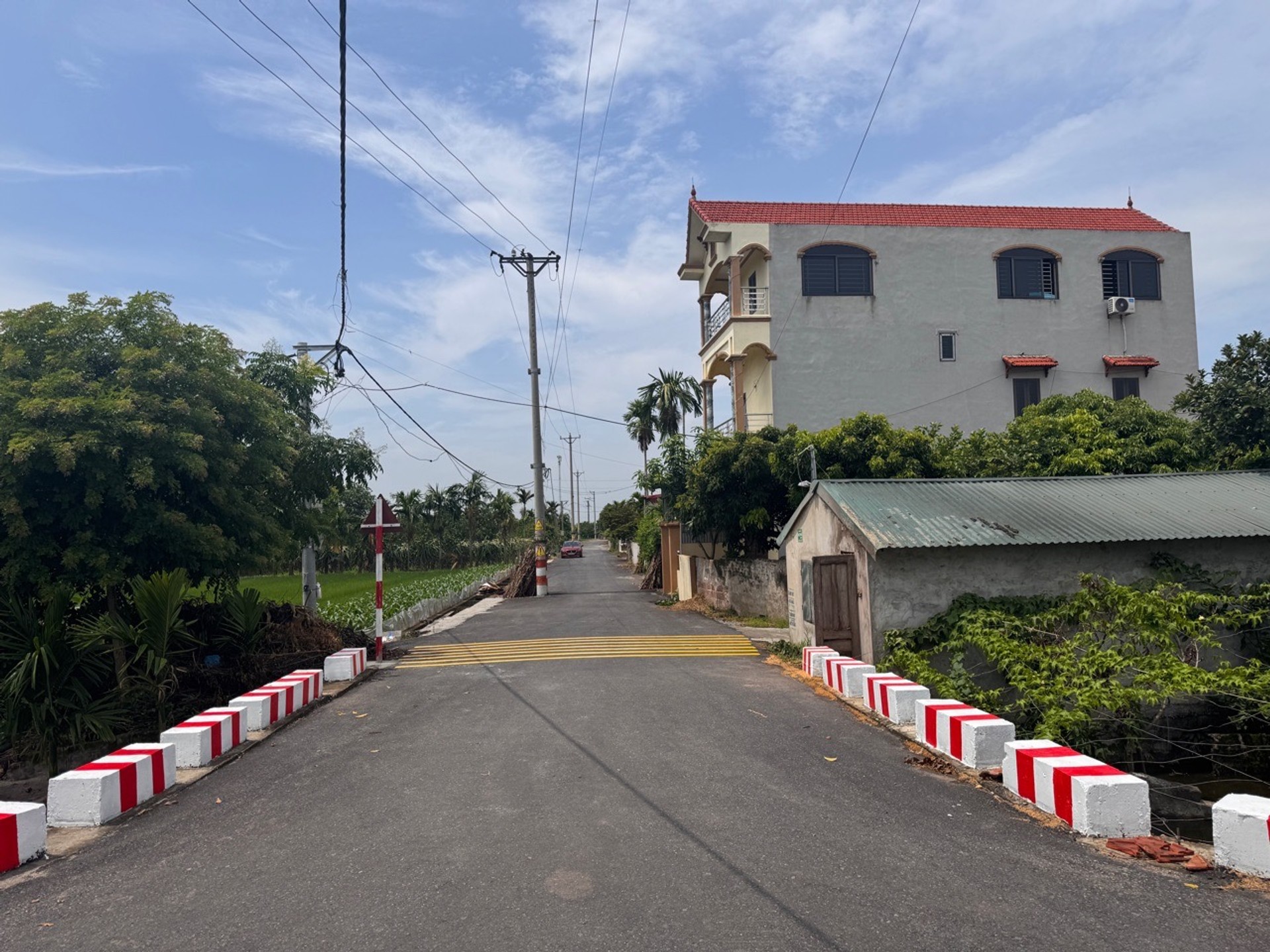 Bán đất mặt tiền rộng tại phường Nguyễn Huệ , pháp lý rõ ràng