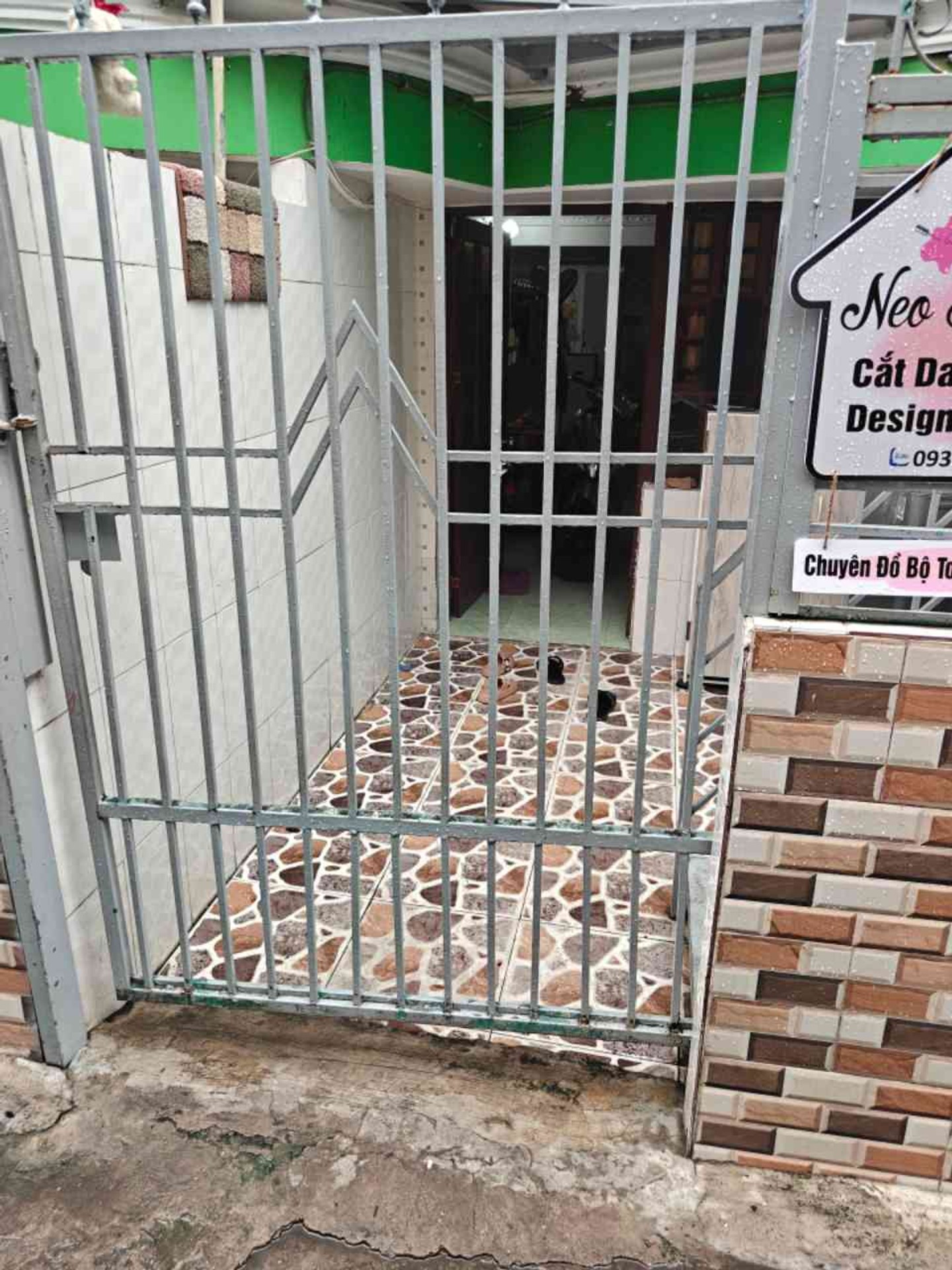 Nhà 3 tầng mặt phố ngay cửa ngõ AEON tiện kinh doanh