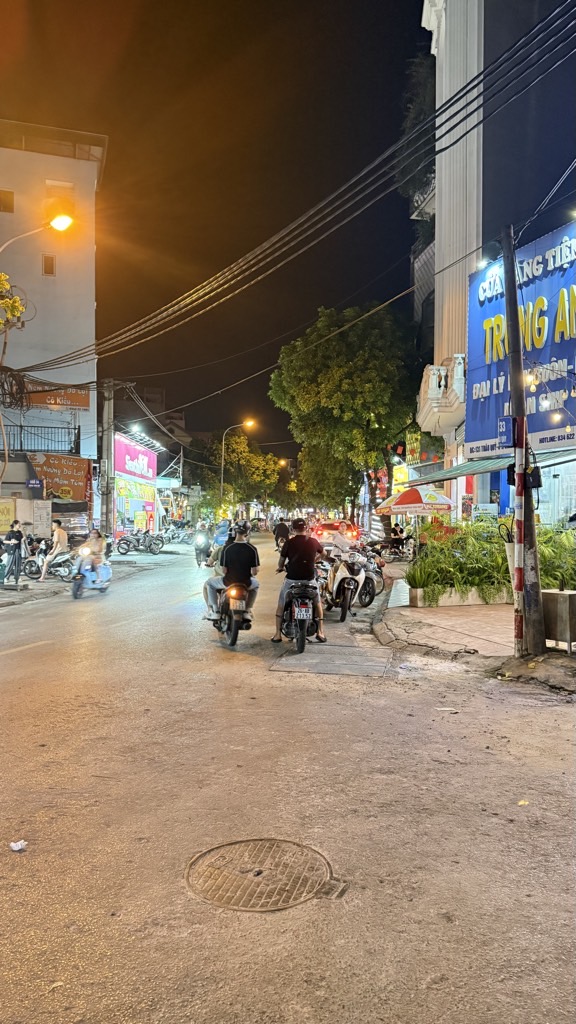Nhà mặt ngõ Trâu Quỳ - Kinh doanh đỉnh, ô tô vào thoải mái