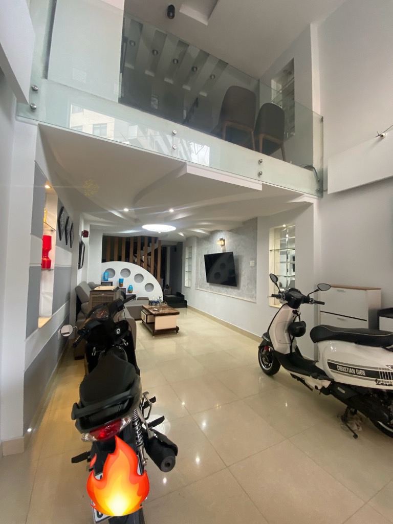Bán nhà Lê Van Sỹ p Nhieu Lộc ,dt 45m2, 6 tầng, hxh.