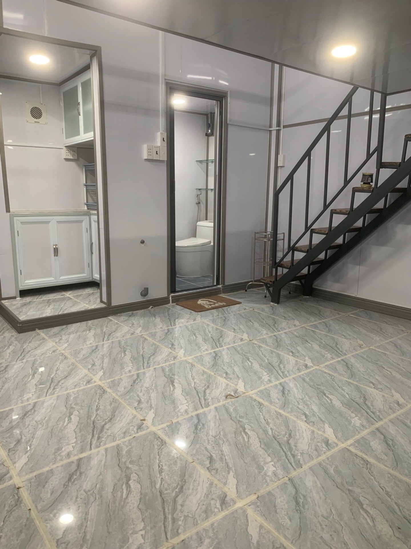 Căn hộ mini 19m2 quận 1 giá 2,33 tỷ, mặt tiền Trần Hưng Đạo