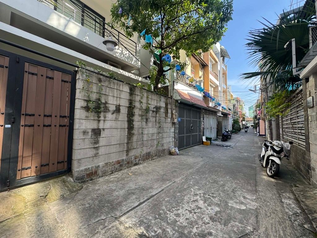 Nhà Phân Lô Hiện Đại Gần Đại Học Hutech Bình Thạnh