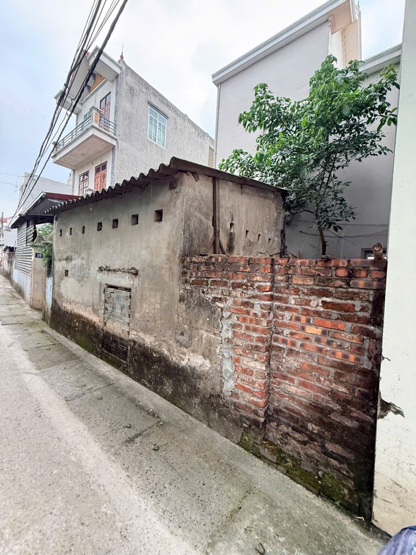 LIÊN MẠC BÁN ĐẤT TẶNG NHÀ C4