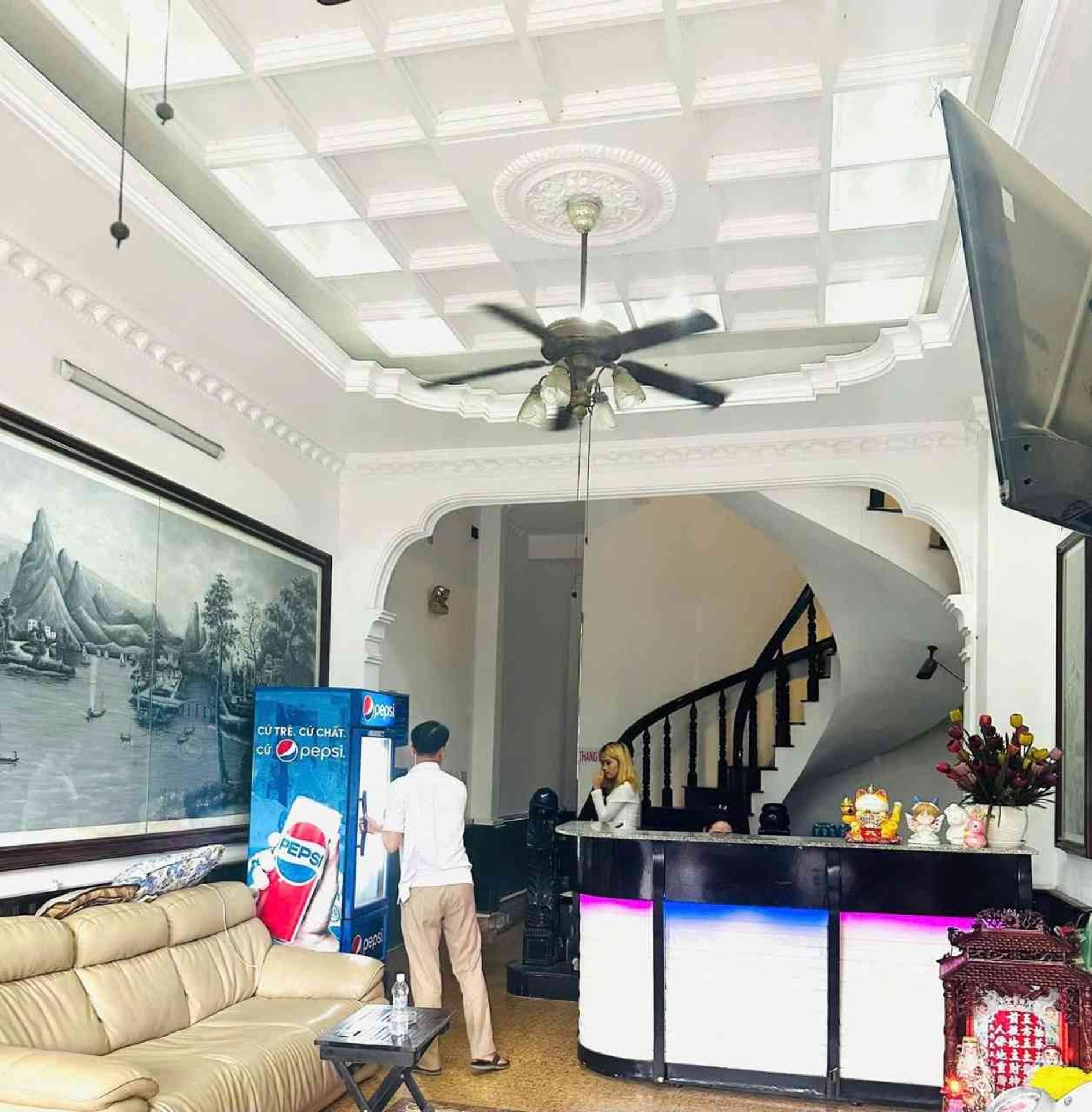 Cơ hội hiếm có sở hữu khách sạn 5 tầng mặt tiền Hà Huy Giáp,16 phòng, 85,7m2. Giá 15,2 tỷ