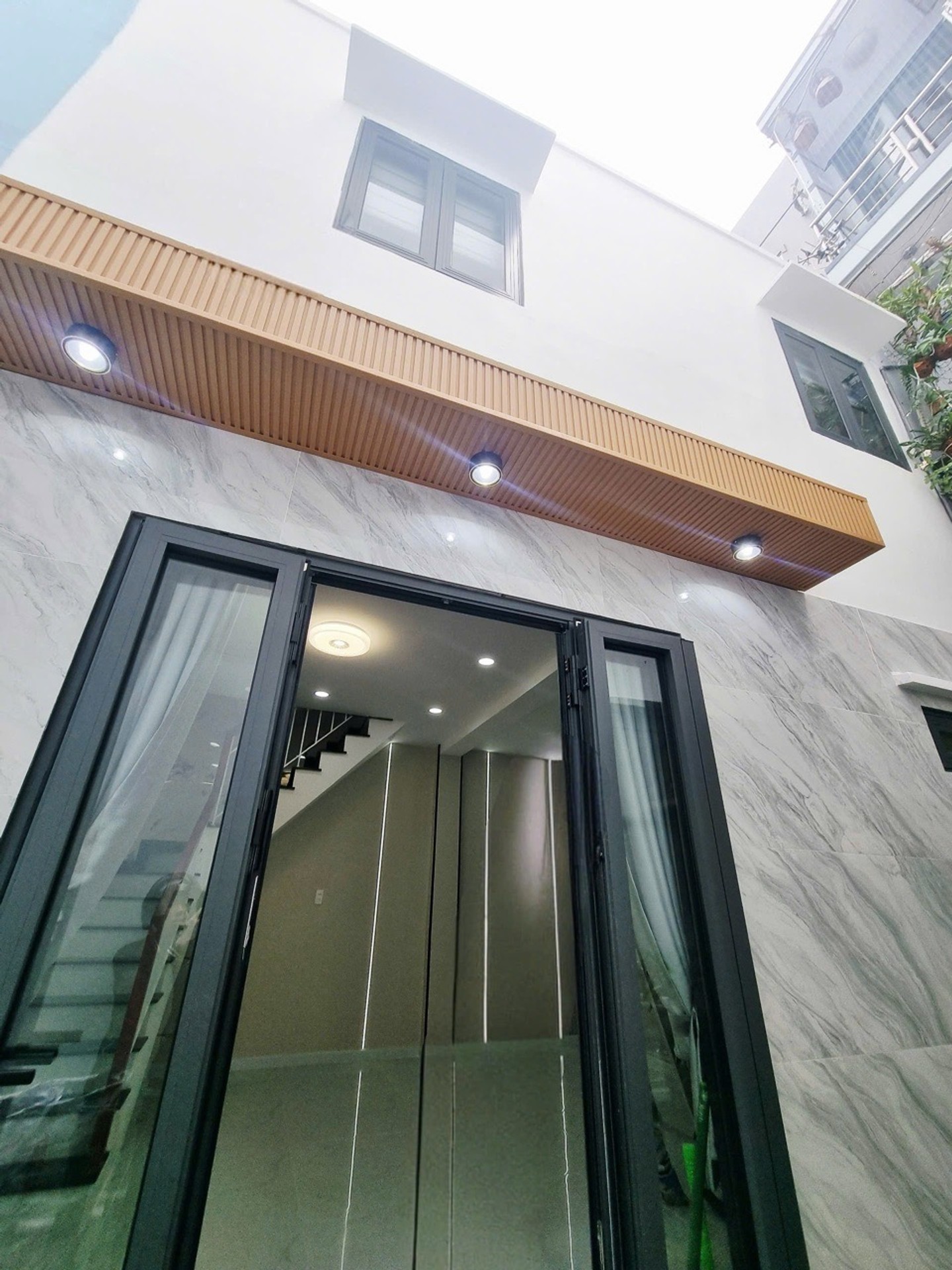 Bán nhà 2 tầng 2PN tại xã Hàng Chốt giá 2.69 tỷ
