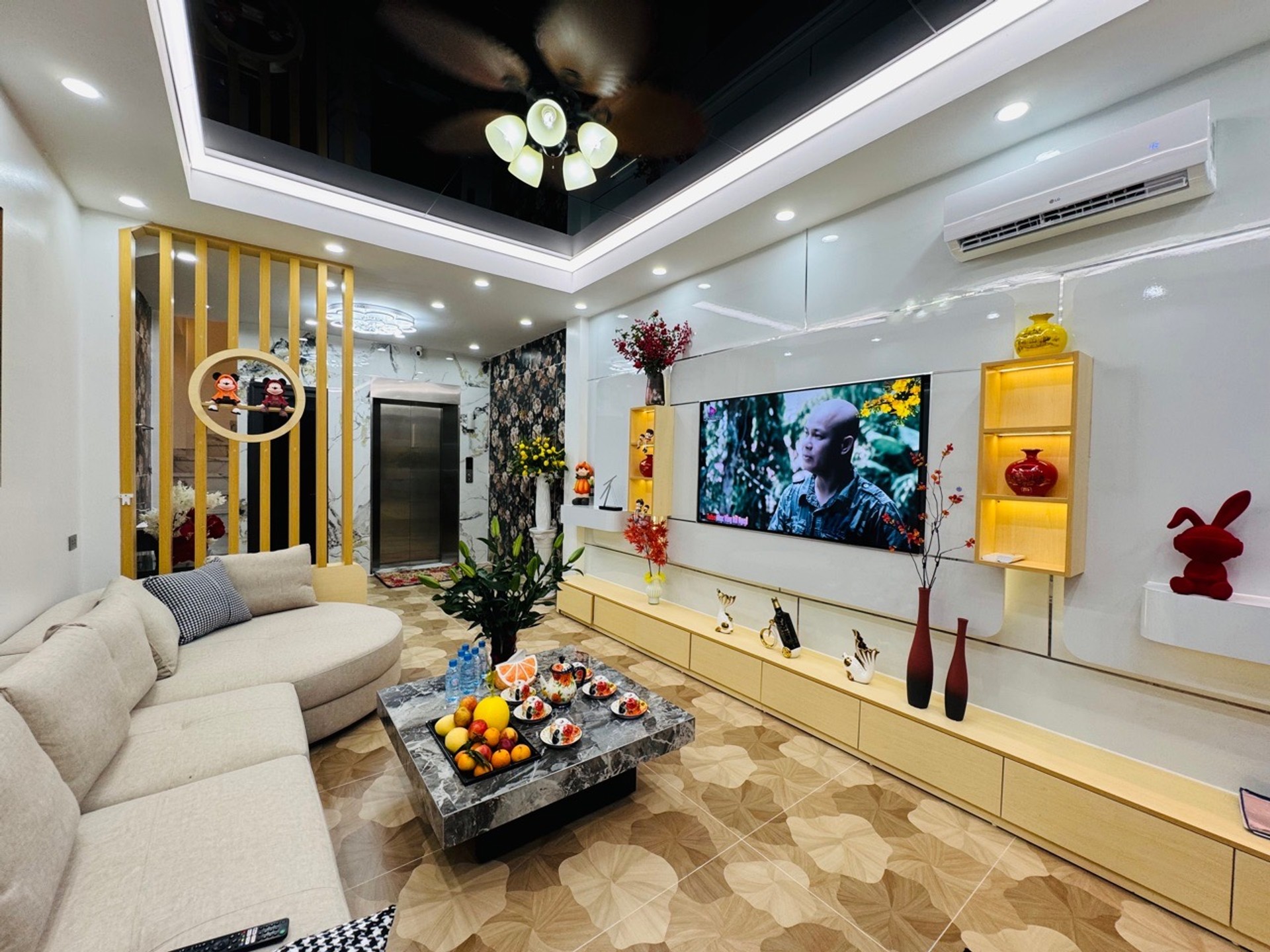 Cơ hội vàng sở hữu nhà phân lô thang máy, full nội thất tại Tân Mai, giá ưu đãi