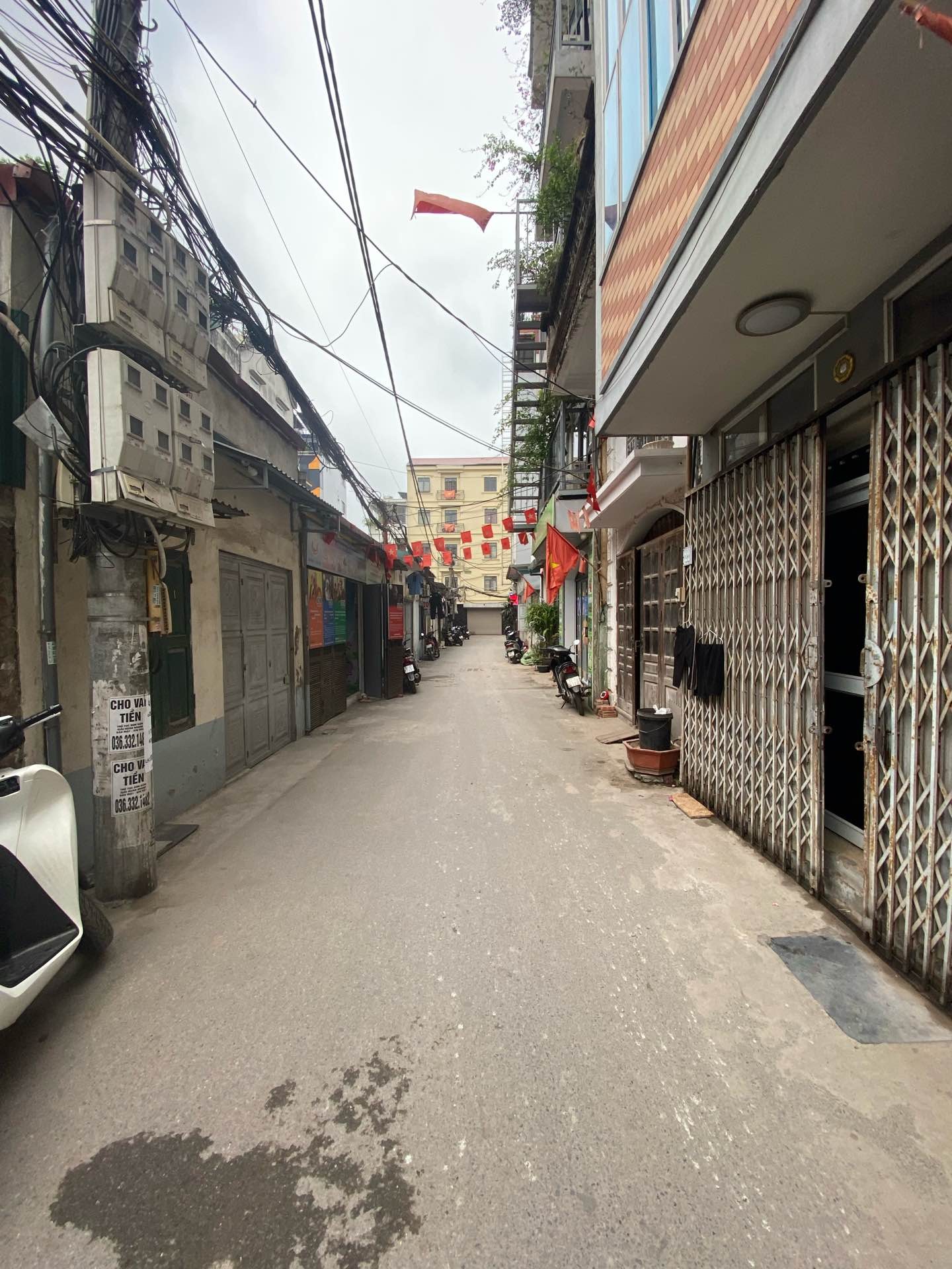 Nhà siêu đẹp, ô tô tải đỗ cửa ở Đại Mỗ