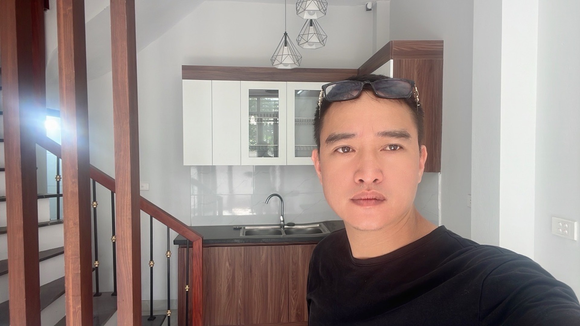 Nhà đẹp ô tô đỗ cửa, tiện nghi đủ đầy