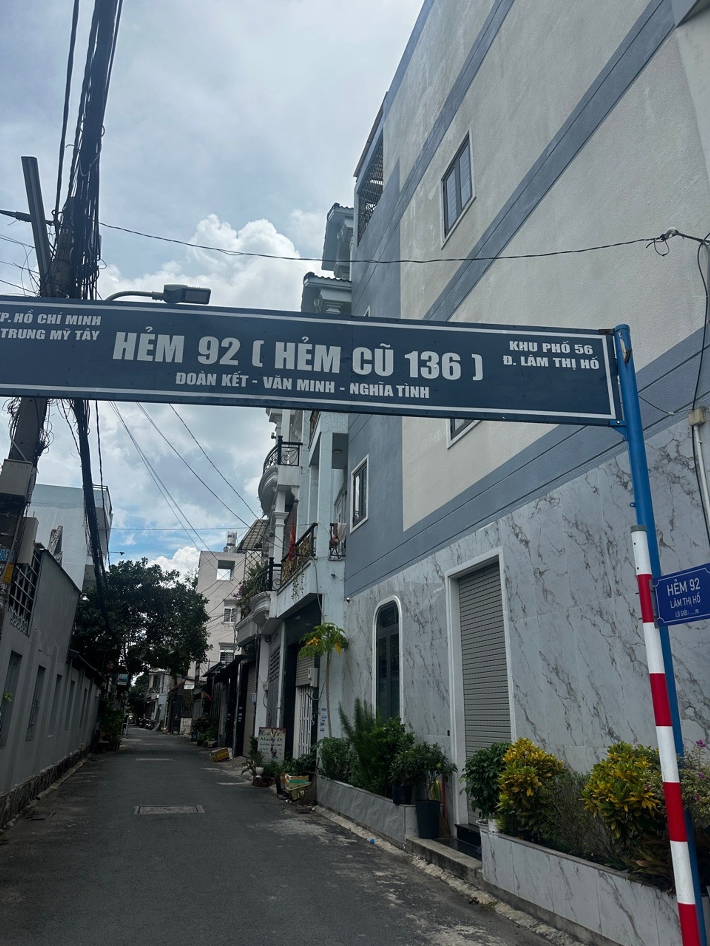 QUẬN 12 – NHÀ 3 TẦNG – 66M² – MT 4M – ĐƯỜNG 6M Ô TÔ TẬN NHÀ – 3PN 3WC – GẦN HIỆP THÀNH CITY – 5,68