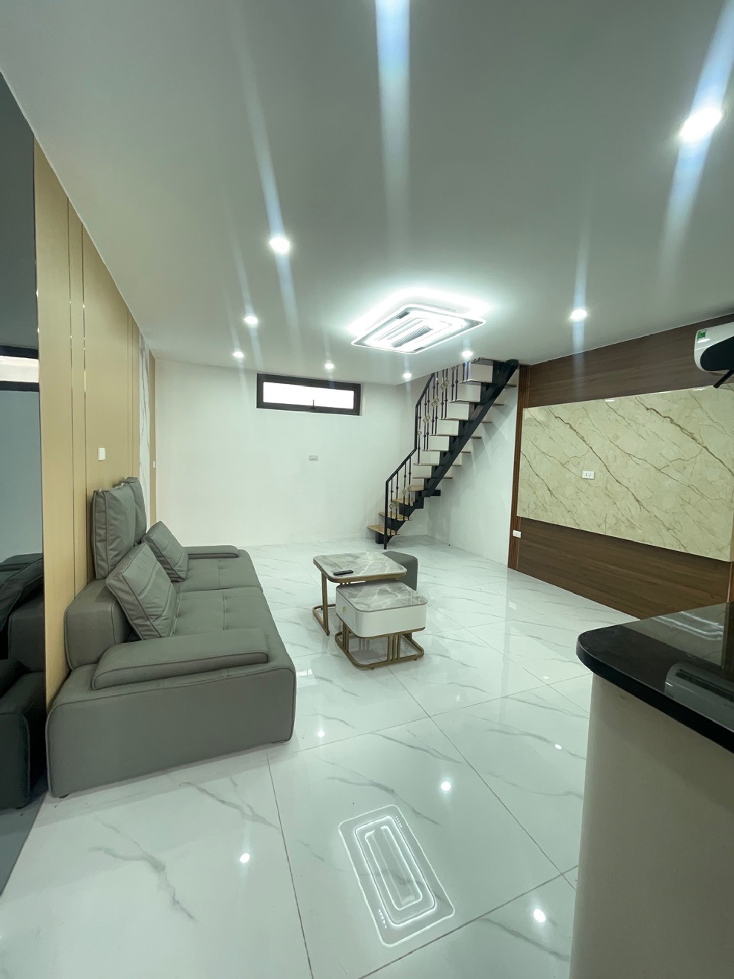 Căn hộ duplex 2 tầng diện tích 22m² tại khu vực Phùng Hưng, Hoàn Kiếm