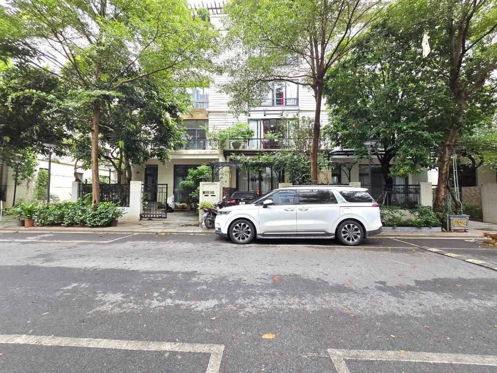 Bán biệt thự nhà vườn tại Thanh Xuân, 6 tầng thang máy, diện tích 146m²