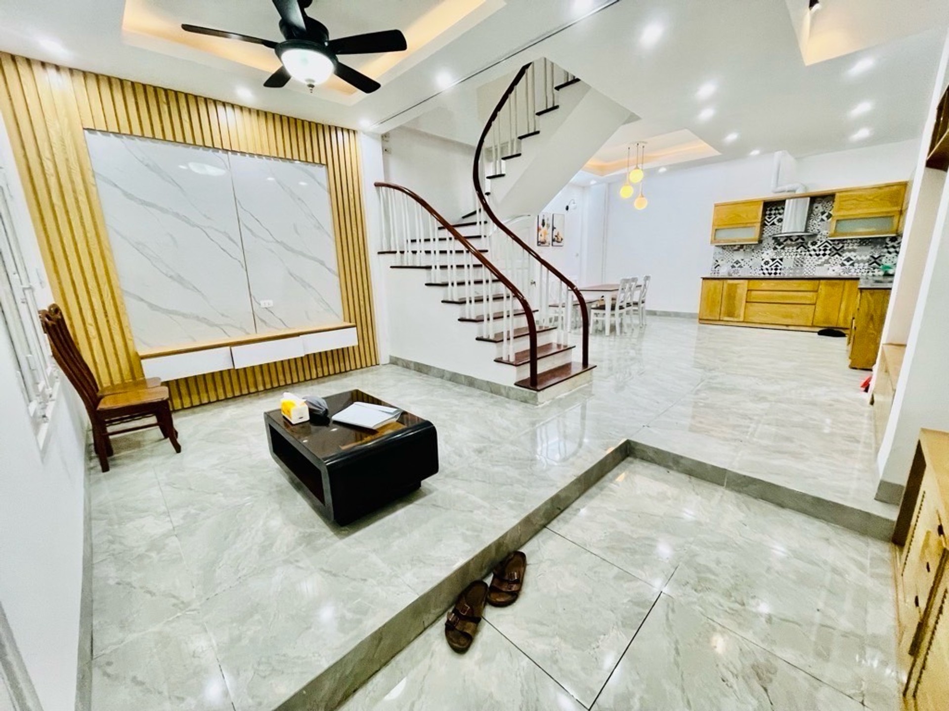 Cơ hội hiếm có sở hữu nhà 4tầng, mới full nội thất trung tâm phường Hoàng Mai