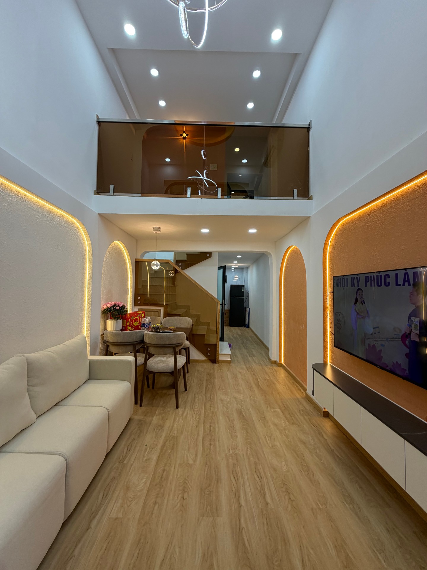 Nhà xinh 3 tầng Bình Thạnh giá tốt, vào ở ngay