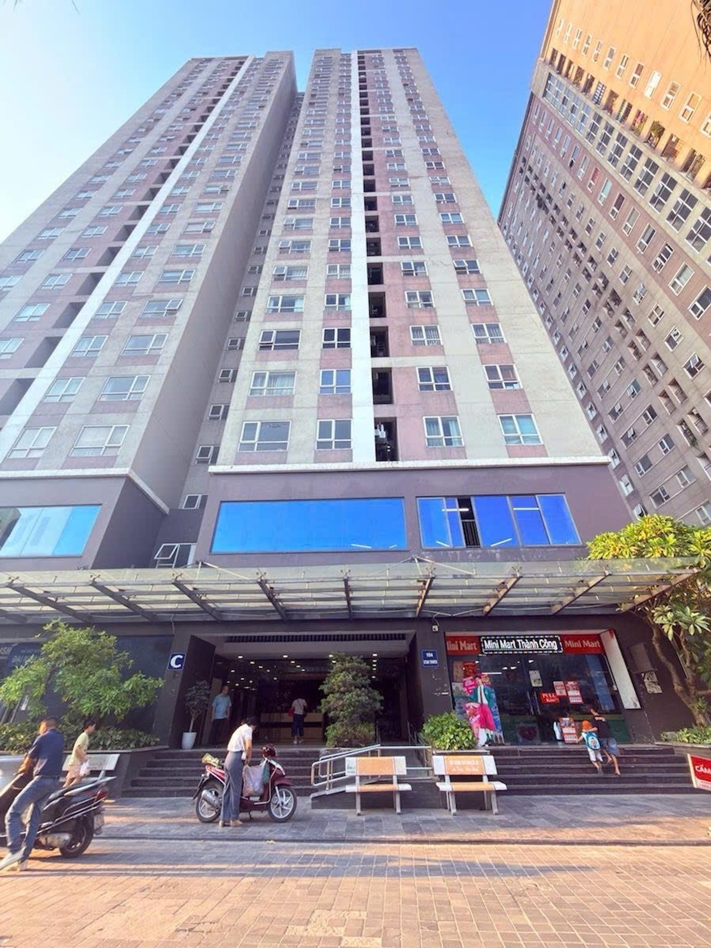 STAR TOWER KHƯƠNG TRUNG – 72M² – 2 NGỦ – VIEW ROYAL CITY – 6,4 TỶ