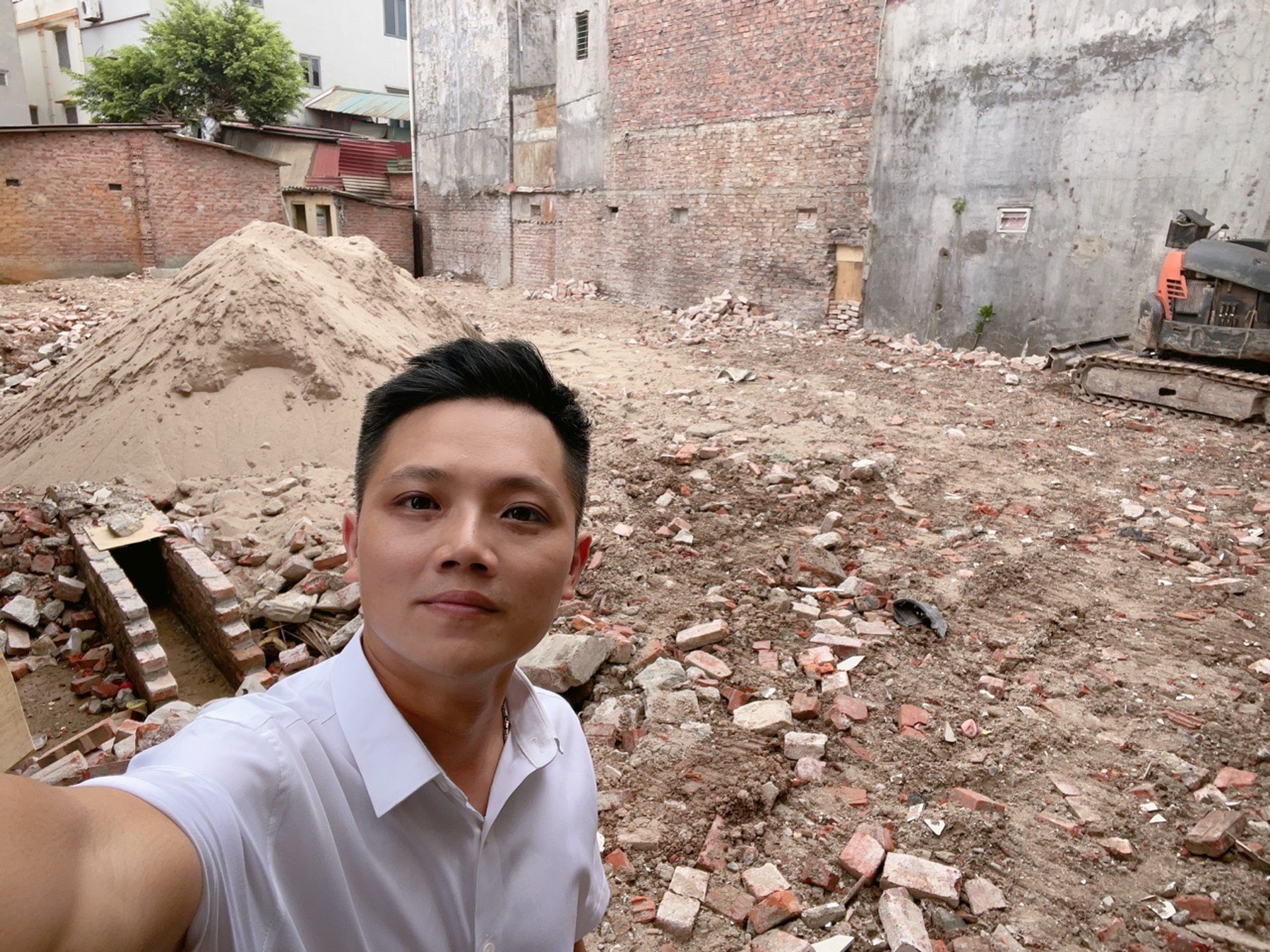 @mọi người ;Bác nào đang ngắm khu
XÓM DOI,PHÙ CHẨN , TỪ SƠN
Mà chưa gặp lô vừa mắt thì tham khảo