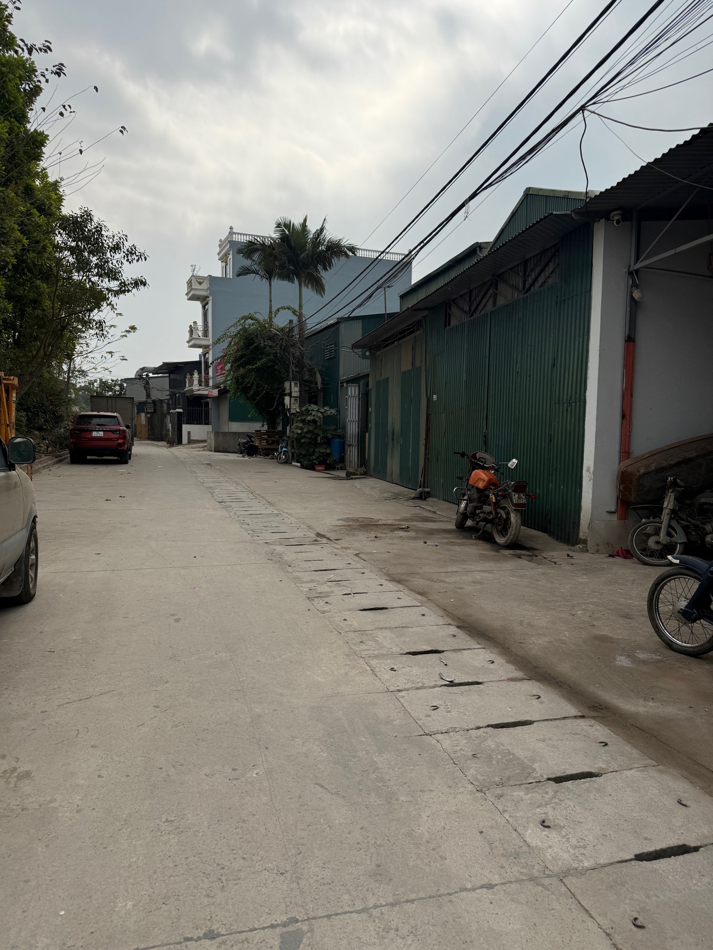 Cơ Hội Hiếm Có Sở Hữu Kho Xưởng Mặt Đê Hữu Hồng Vạn Phúc