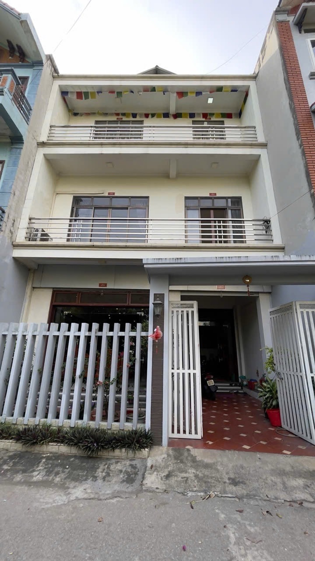 Bán nhà 3 tầng mặt tiền 8m tại phường Đồng Kỵ, thiết kế biệt thự kiên cố