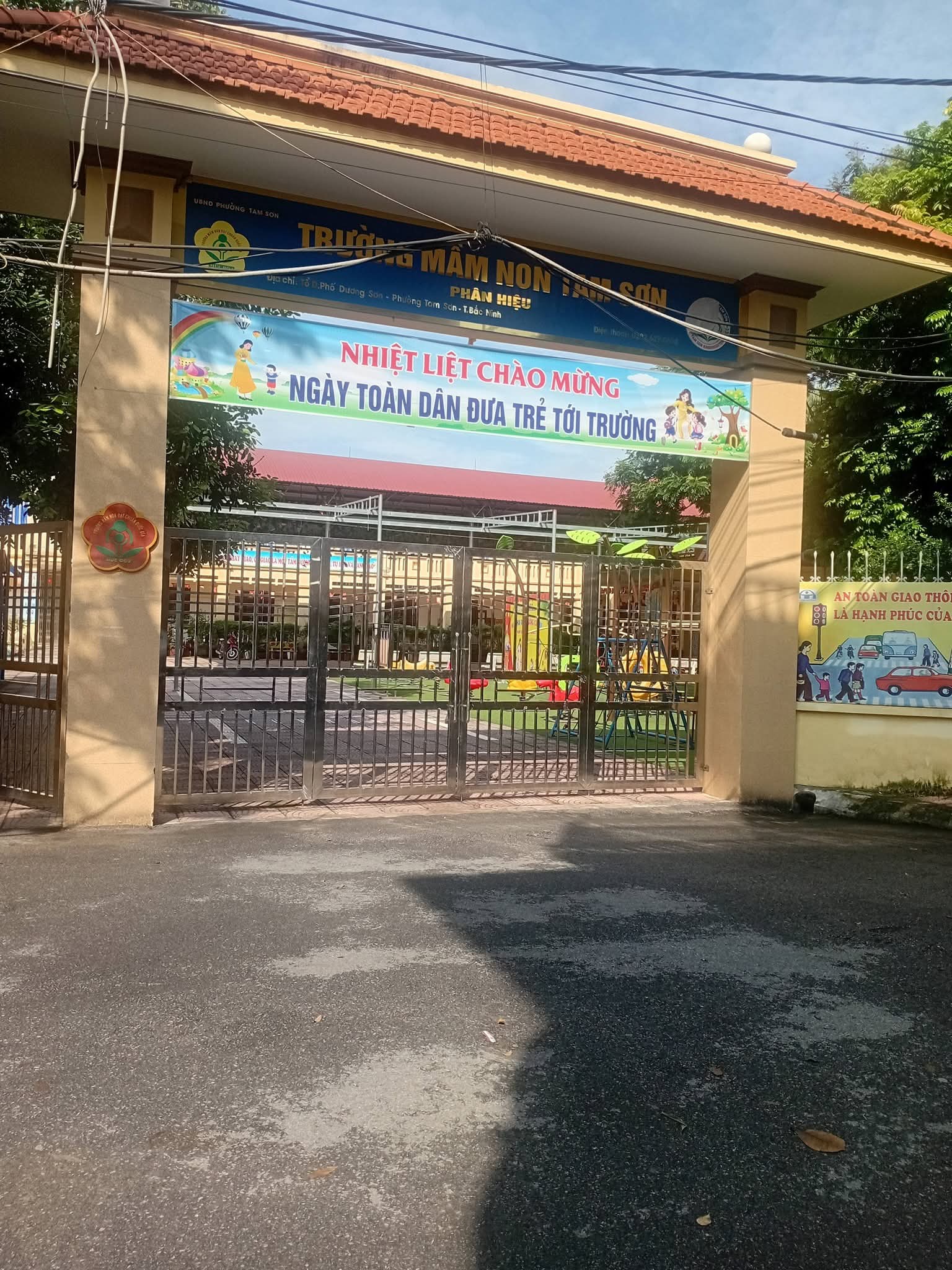 Nhà mặt phố rộng rãi, ô tô tránh, vị trí vàng cho đầu tư