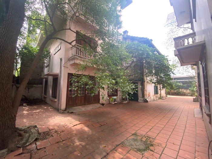 Bán nhà mặt phố Trường Chinh diện tích rộng, vị trí đắc địa, giá hợp lý