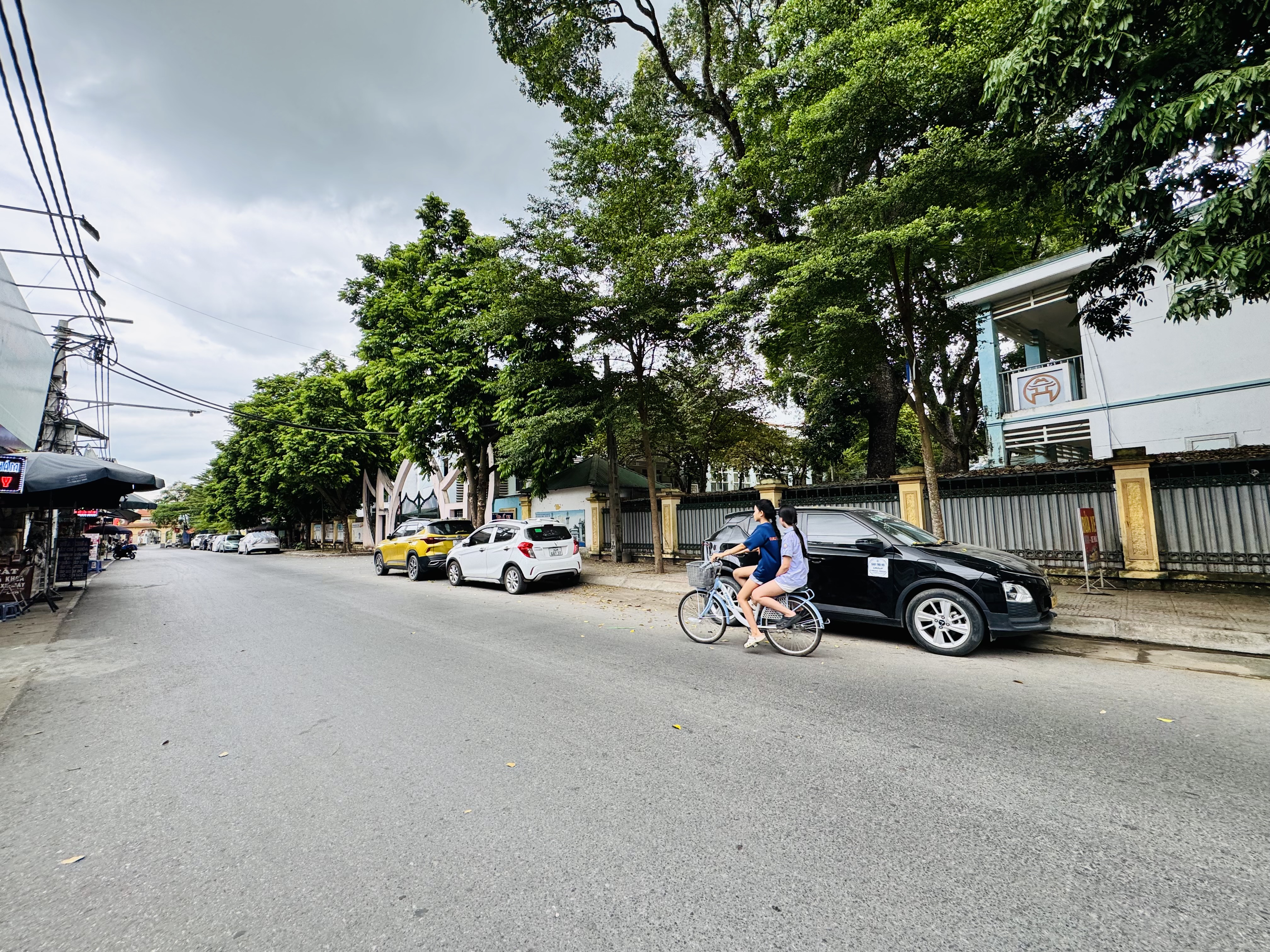 Bán đất mặt tiền rộng 6.8m tại Tổ 8, Trị Trấn Quang Minh, Mê Linh ngõ nông oto vào đất