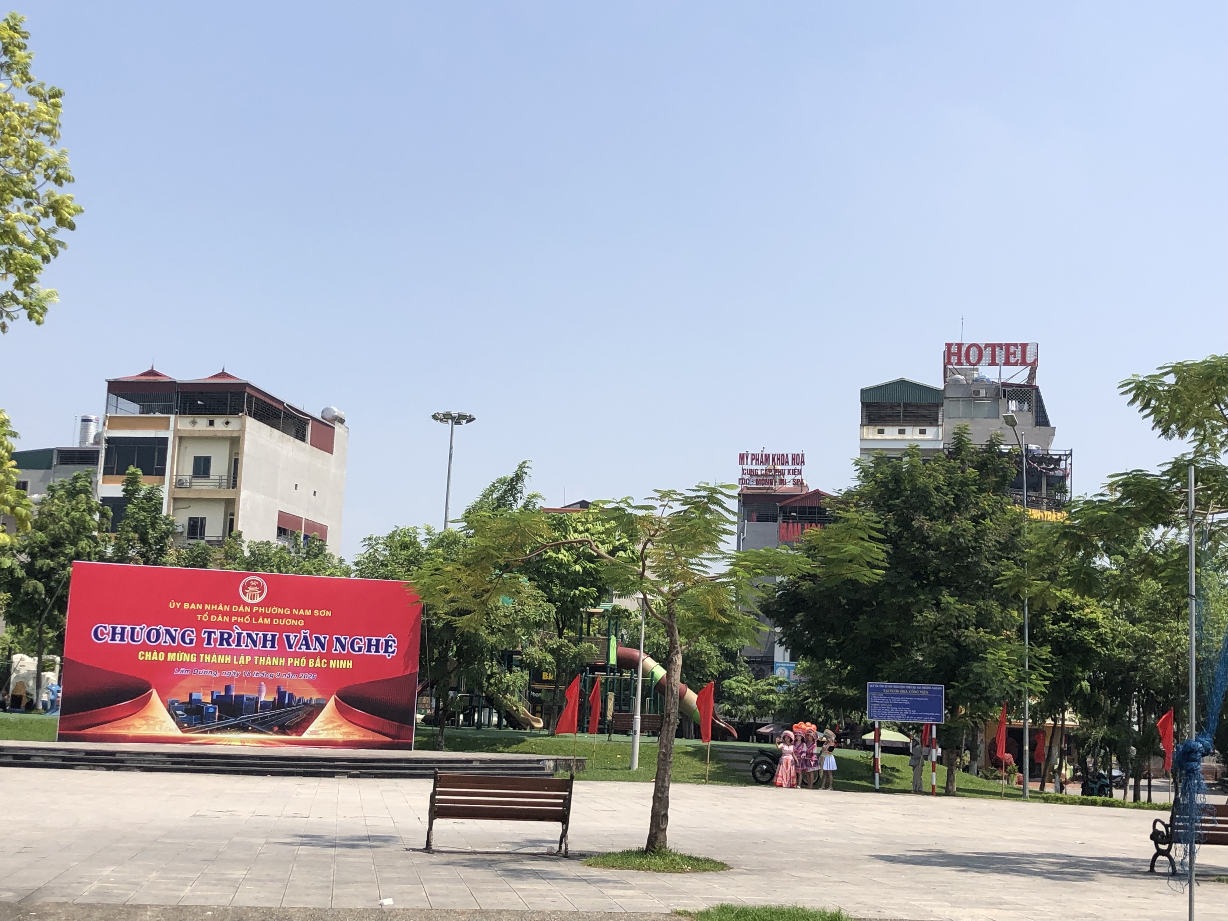 Nhà mặt phố Khu 2 Lãm Làng, vị trí đắc địa cho kinh doanh