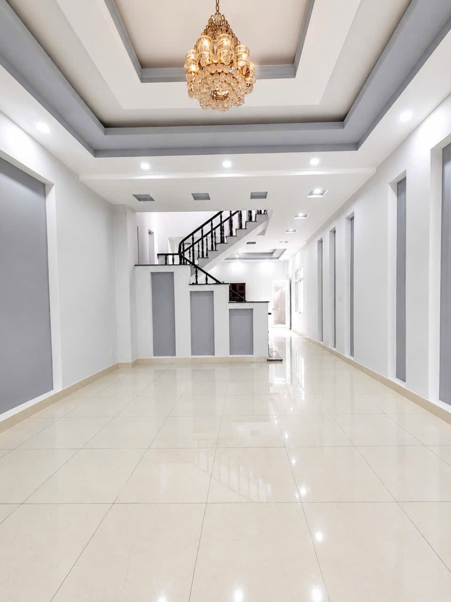 Bán nhà 4 tầng - hẽm 1806 huỳnh Tấn Phát - nhà bè. Xe hơi đổ trước cửa.
