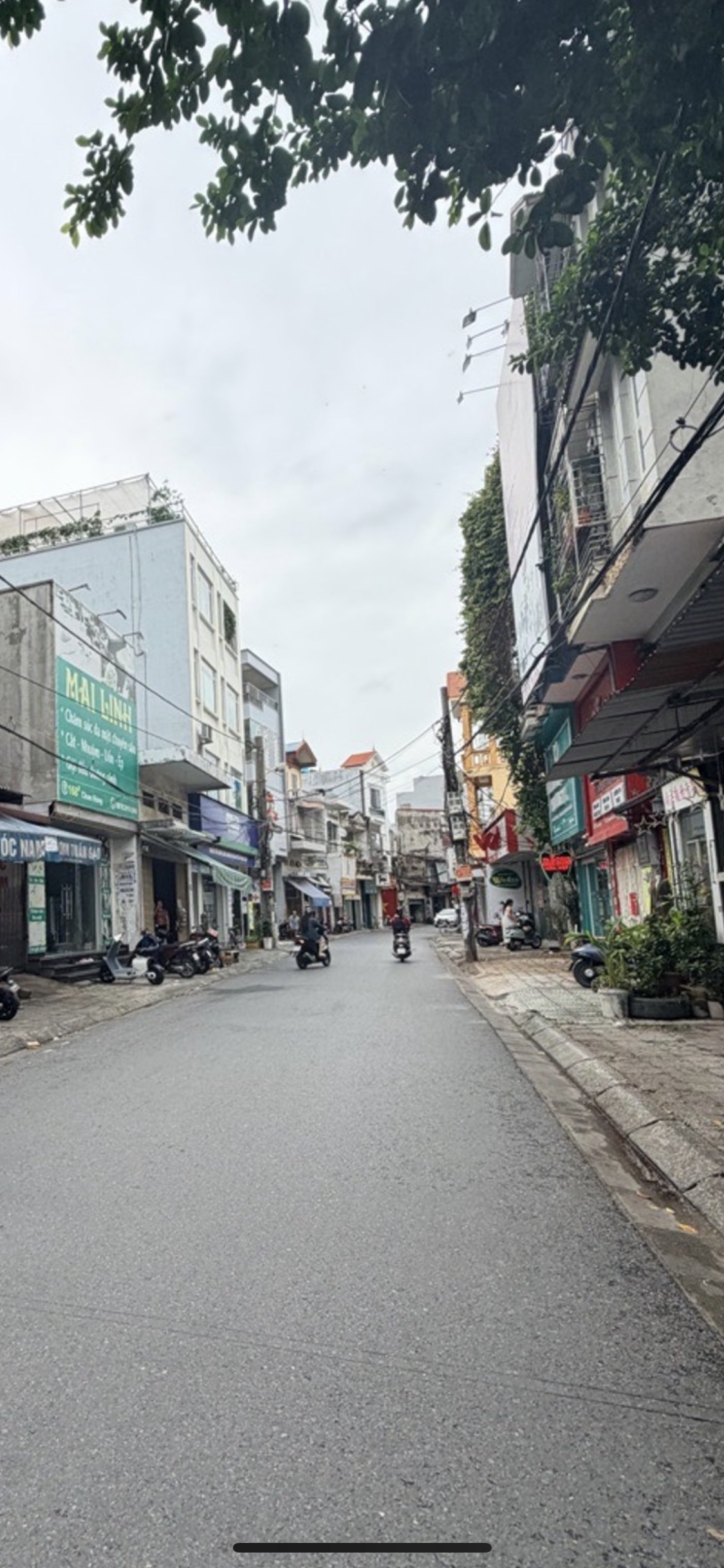 ✳️ĐẤT CHÙA HÀNG✳️Gi.á 17ty🍎👉Diện Tích 101m2 ( mặt tiền 4m)
👉Tuyệt phẩm bất động sản còn sót lại