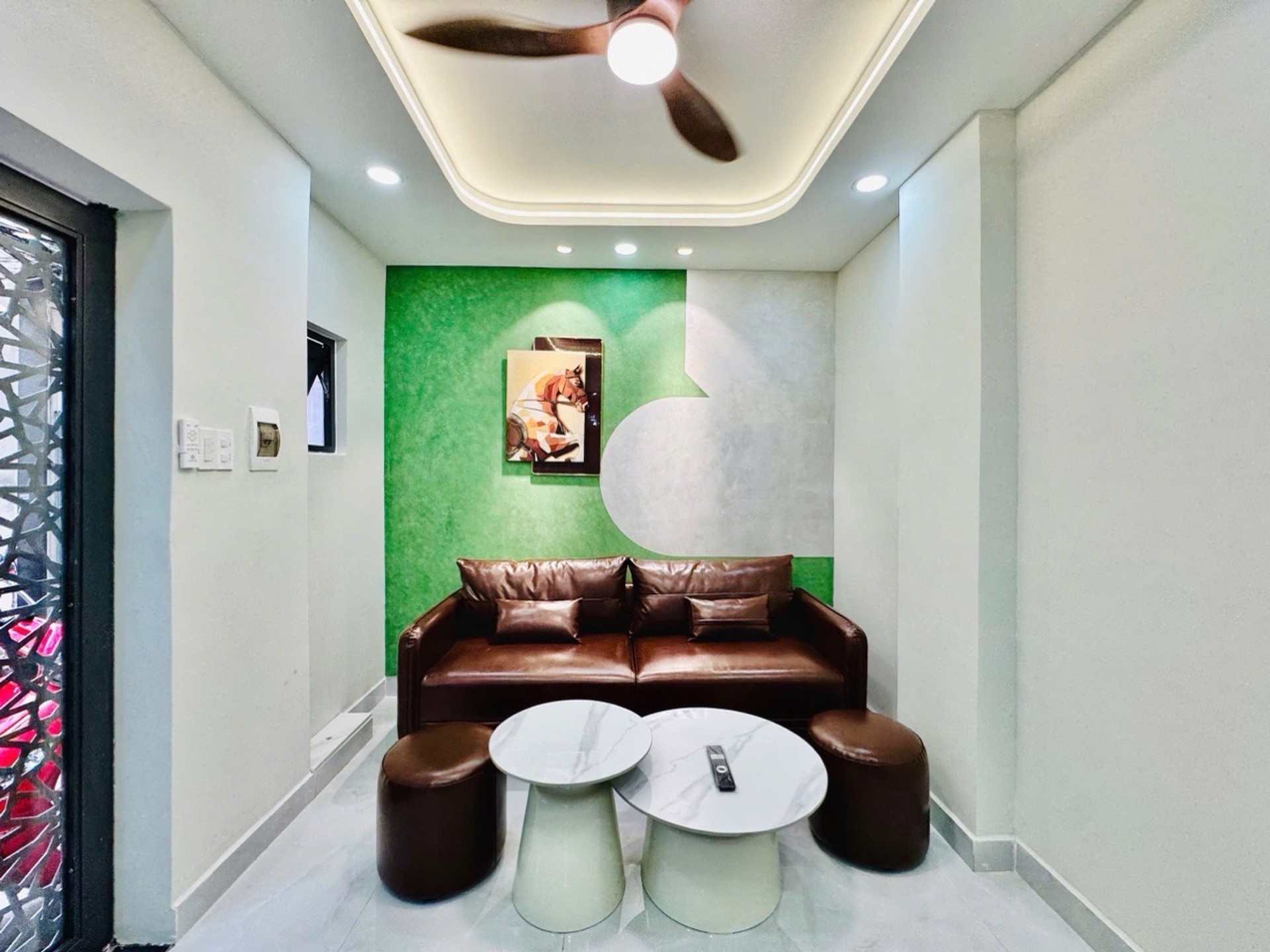 Nhà mới 4 tầng Hoàng Hoa Thám - Sống sang, không gian chill